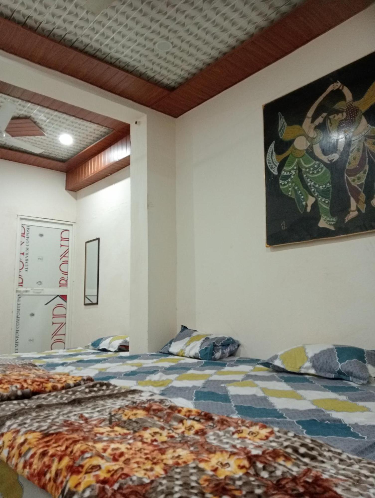 Shree Maya Home Stay Ujjain Ruang foto